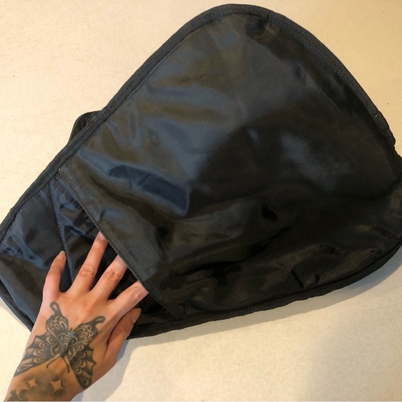 Amerileather APC Black Leather Sling Bag - Picture 13 of 13